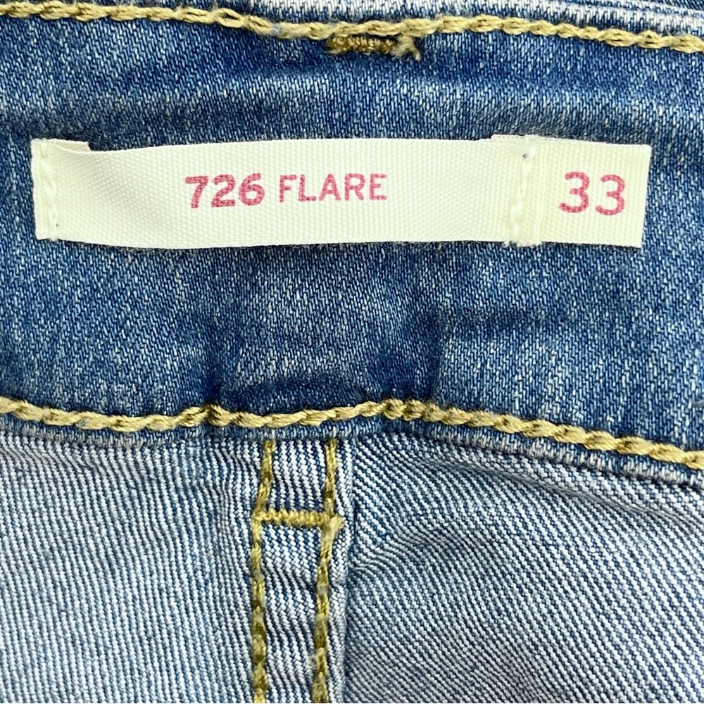 NWT Levi’s 726 Western Flare High Rise Medium Indigo Stretch Denim Jeans 33/32 - Picture 12 of 14